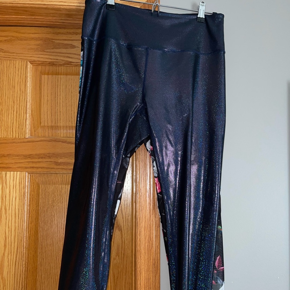 ZYIA Metallic midnight Leggings and matching bra